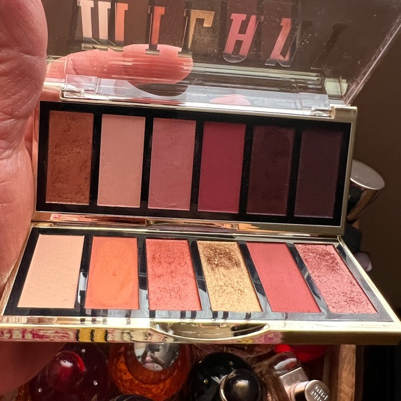 New Milani eyeshadow palettes, almost new I have only swatched them. - Picture 6 of 8